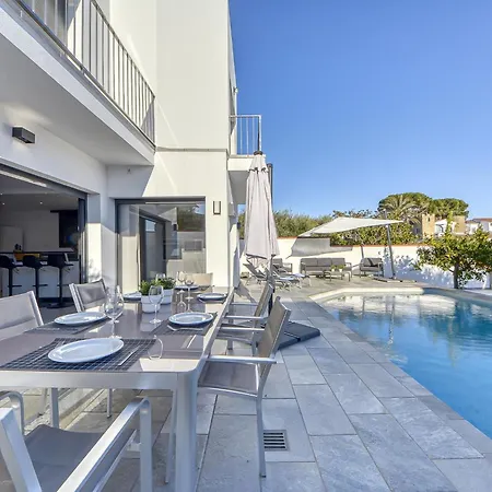 Holiday Norfeu 10 *